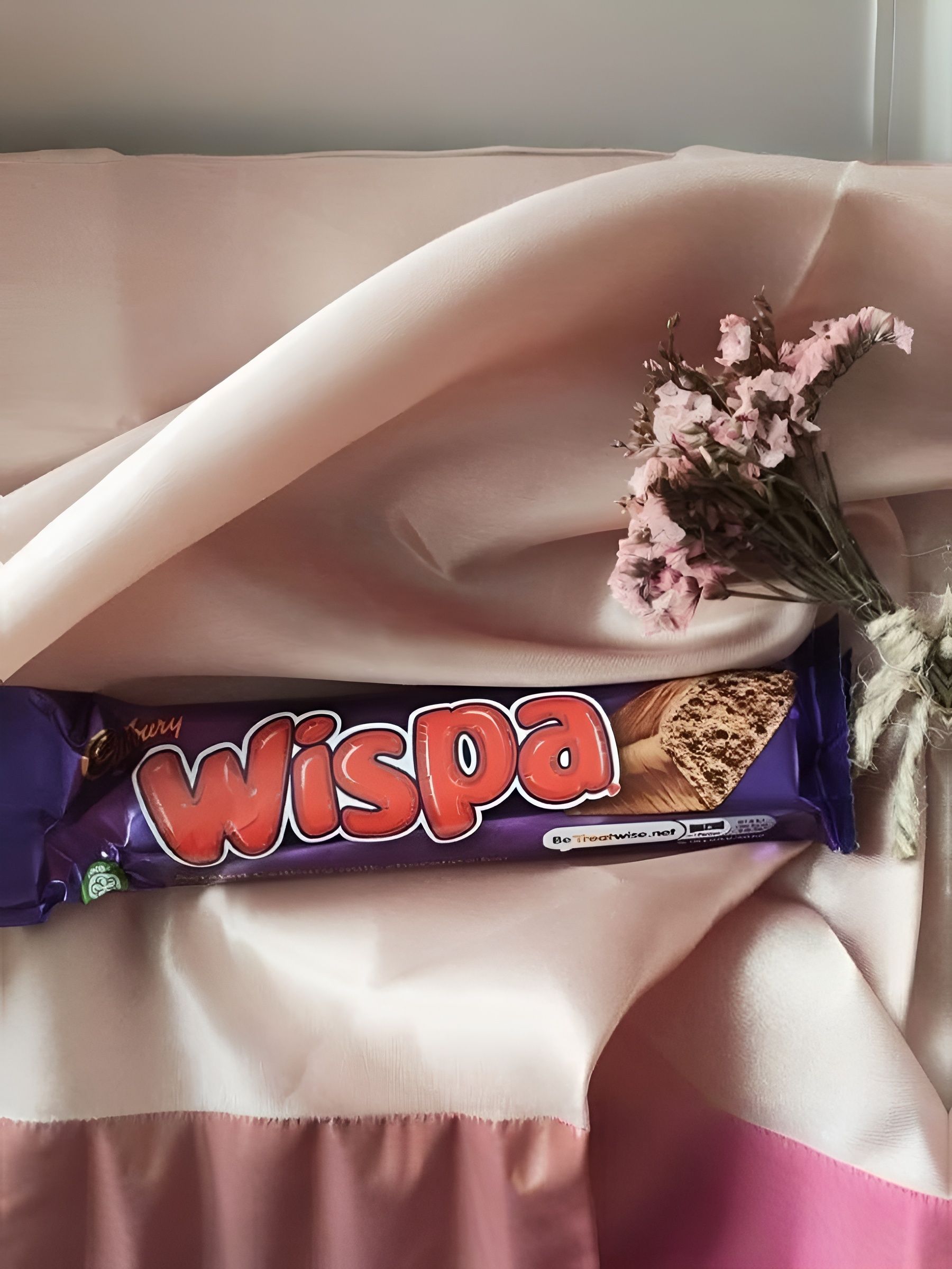 Молочный шоколадный батончик Cadbury Wispa 36 гр. 12 шт.