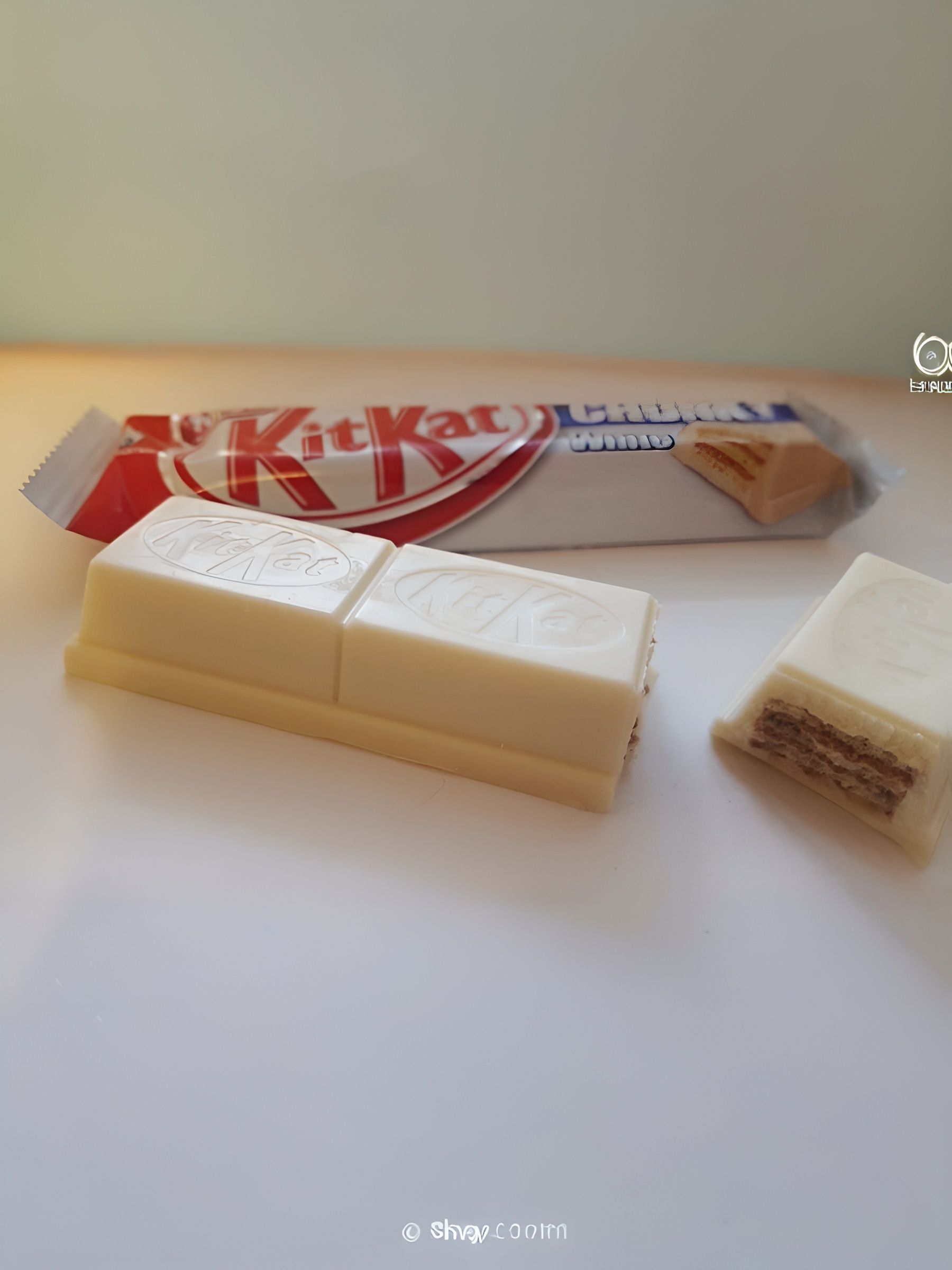 Молочный шоколадный батончик Kit-Kat Chunky White 42г. 24 шт.