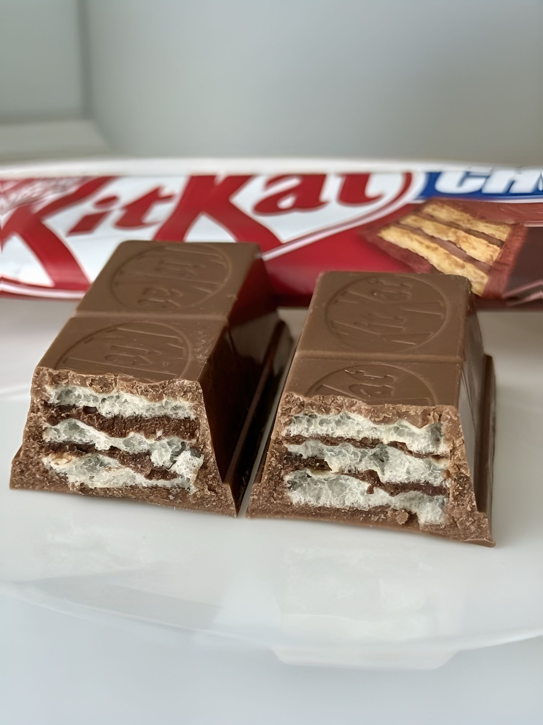 Молочный шоколадный батончик Kit Kat Chunky Chocolate Bar 40 г. 24 шт.